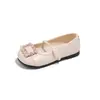 Zapatos de piel para niña 2026 nuevo estilo de otoño, zapatos de princesa para niñas pequeñas de punta cuadrada, mocasines poco profundos para niños con pedrería, modernos