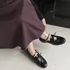Sapatos Mary Jane de Couro com Laço de Pele de Ovelha 2026 Primavera Salto Baixo Bico Arredondado Couro Genuíno Fivela Corte Profundo Sapatos de Salto Único para Mulheres