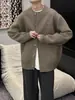 Suéter Cardigan Outono Inverno 2026 Novo Estilo Casual Preguiçoso Retrô Americano Tricô Gola V Peça de Vestir Masculina Cor Sólida