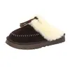 Zapatillas nuevas de estilo cerrado para casa y para salir, zapatillas mullidas para mujer, suela gruesa para el invierno 2026, con forro de felpa, no de color camel