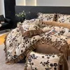 Cobertor de Cama Floral Espesso de Lã de Leite Estilo Retrô Francês Conjunto de Quatro Peças Renda Lado Duplo Lã Quente Outono e Inverno Capa de Edredom Capa de Lençol