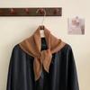 Exportado a Corea del Sur Dongdaemun Bufanda Triangular de Lana Tejida de Color Puro Bufanda Cálida para el Cuello de Otoño e Invierno Chal Pequeño para Mujer