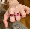 Anillo Vintage de Diamante de Corindón Rojo Oro Rosa Estilo Retro Palaciego Europeo y Americano Anillo para el Dedo Índice
