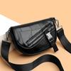 Bolsa Feminina Primavera Novo Estilo Bolsa para Mulheres de Meia-Idade Versão Coreana Versátil Splicing Bolsa de Mamãe Moderna Simples Elegante Tiracolo Transversal Trendy