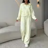 Colección de otoño nueva para exportación europea y americana 2026: conjunto de sudadera corta de color liso con cremallera y pantalones de pierna ancha, estilo casual deportivo