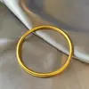 Novo estilo de pulseira aberta banhada a ouro para mulheres, simples e elegante, nicho, requintada, sensação de alta qualidade, joia versátil e estilosa
