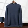 Suéter de cachemira de punto grueso de doble hilo para hombre, cuello medio alto, color liso, nuevo suéter base de cachemira engrosado para otoño e invierno