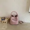 Bolso tipo cubo de mano casual y sencillo para mujer, nuevo modelo primavera 2026, alta calidad, lujo ligero, elegante bolso de hombro y cruzado
