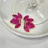Brincos de Agulha de Prata Europeus e Americanos Transfronteiriços com Formato de Gota Cravejada de Diamantes para Mulheres, Brincos Modernos com Sensação de Luxo Leve e de Alta Qualidade, Design Único