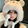 Novo Chapéu de Urso de Pelúcia de Inverno 2025 para Mulheres Adultas, Forrado com Fleece, Espessado, Quente, Protetor de Orelhas, Gorro de Puxar, Estilo Fofo Lei Feng
