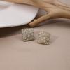 Aretes Geométricos Huecos de Diamante Japonés y Coreano Nicho Lujo Ligero de Alta Gama Perla Aceite Lazo Aretes al por Mayor