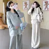 Conjunto de ropa de maternidad otoño e invierno 2026 nuevo estilo top y pantalones conjunto de dos piezas, atuendo otoñal de moda para mamás con estilo durante el embarazo