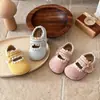 Zapatos de cuero elegantes para niñas 2026 primavera y otoño nuevo estilo con encaje y lazo, zapatos de princesa, zapatos planos versátiles