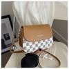 Bolso Pequeño de Color Contrastante para Mujer 2024 Primavera y Verano Nueva Moda Estilo Europeo y Americano Bolso de Silla de Montar Retro Presbiópico con Letra Bolso Cuadrado Pequeño