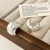 Pendientes Trenzados de Lujo Exquisito Accesible de Alta Gama Versátiles Europeos y Americanos Pendientes Metálicos Elegantes de Moda Nicho para Mujer