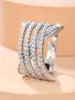 Anillo de Lujo Ligero de Múltiples Capas con Diamantes Cruzados Chapado en Oro Blanco Anillo para el Dedo con Circonitas Micro-Pavimentadas Diseño de Nicho Sentido del Temperamento Anillo