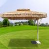 Sombrilla de playa de paja para exteriores, sombrilla de paja roja para simulación de camping en patio escénico junto al mar