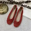 Mocasines de Suela Plana Estilo Suave Brisa de Noche Zapatos de Hada 2025 Nuevos Zapatos de Abuela de Primavera Zapatos Rojos Pequeños para Boda