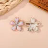 Broche de Brocado Song Flor de Cerejeira Cinco Pétalas Ornamento Pendurado de Tecido Brocado Song Acessórios Estilo Chinês Novo Broche de Flor de Cerejeira de Brocado Song