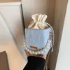 Bolsa Pequena de Verão 2024 Nova Casual Elegante Bolsa Saco Casual Simples Bolsa Transversal Bolsa de Mão com Pérolas para Mulheres