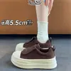 Zapatillas deportivas gruesas de velcro de cuero genuino para mujer, zapatos de estudiante, nuevos zapatos casuales deportivos versátiles para otoño e invierno 2026