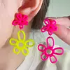 Pendientes Estilo Vacaciones Pendientes de Flor de Acrílico Color Fresco Pequeño Contraste Irregular Hueco Pétalo Pendientes Joyería para Orejas para Mujeres