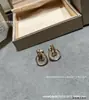 Colar de Moeda de Cobre Redonda V Gold Boge Moeda de Cobre Moeda Cheia de Diamante Concha Branca Escultura Fina CNC Colar de Temperamento para Mulheres Fabricante Atacado