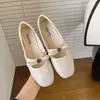 Versión de piel de cordero estilo Xiaoxiangfeng patrón de diamantes tacón oculto zapatos de vestir negros para mujer 2026 nuevos zapatos de piel camelia Mary Jane zapatos de mujer