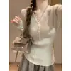 Elegante camiseta de punto de manga larga con botones y cuello en V ajustada para mujer, jersey básico de otoño e invierno