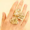 Anillo Metálico de Hoja de Ginkgo Transfronterizo Europeo y Americano Diseño de Anillo de Junta Plegada Anillo de Hoja Personalizado Dulce y Fresco Joyería de Mano