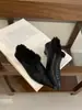 Primer Encuentro Temporada 2026 Otoño/Invierno Nuevos Mocasines Retro de Punta con Plus de Terciopelo para Mujer Tacón de Cuña Zapatos Peludos Mocasines Cálidos