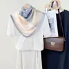 Lenço Quadrado de Cor Simples Estilo Moderno Coreano Moda Primavera e Verão Lenço Profissional para Mulheres 70 Seda de Imitação