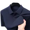 Camada base de tricô masculina de manga comprida, moderna e de alta qualidade, com gola canelada em favo de mel, perfeita para o outono/inverno de 2026; polo de cor sólida