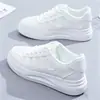 Sapatos Brancos de Solado Grosso Mais Vendidos Femininos 2026 Verão Novos Sapatos Femininos Primavera Versáteis Tênis de Skate Estudante Sapatos Casuais Esportivos