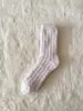 Meias de lã de coral para mulheres, que não soltam fiapos, meias de cano médio, meias para dormir para mulheres, meias de cano médio, quentes para outono e inverno, meias para o chão de casa