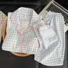 Pijama de Algodão Nuvem para Primavera e Outono Feminino, Conjunto Minimalista com Gola de Renda, Xadrez Azul Claro, Modelagem Solta, Tamanho Grande, Calça de Manga Longa, Roupa de Casa