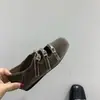 Zapatos Mary Jane planos de suela blanda que aumentan la altura, nuevo estilo principios de otoño 2026, cierre de hebilla, zapatos de cuero para commuting para mujer