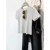 Camiseta Feminina de Algodão Puro Marrom com Ombro Normal, Manga Curta, Verão 2026, Cor Sólida, Petite, Algodão Puro, Corte Slim, Blusa que Valoriza o Corpo