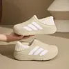 Pantuflas de algodón impermeables para mujer, modelo nuevo para parejas, aptas para uso en exteriores y en casa, con forro polar añadido para mayor calidez, antideslizantes, de suela gruesa, pantuflas de meter para hombre, otoño e invierno