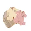 Ropa de otoño e invierno para mascotas, camiseta básica de terciopelo a rayas de cuatro patas, ropa cálida para el hogar para perros pequeños, indumentaria para perros