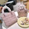 Nuevos Bolsos de Moda Venta Caliente Bolso de Mano Lady Dior Acolchado Mate para Mujer con Broches Plateados y Dorados, Para Llevar en la Mano y Cruzado, Moderno y Versátil, Disponible en Cinco Colores