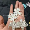 Estilo Tiktok Flor de Oceáno Pétalos de Lirio Cuentas Hechas a Mano DIY Tamaño 42*44mm Color Sólido Gradiente Color AB