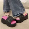 Chinelos de Sentir o Chão com Solado Grosso Femininos de Verão com Tela Infravermelha Usar Moda Plataforma Salto Bolo Elevado Antiderrapante Sandálias Internas para Casa