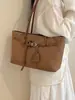 Bolsa Grande Capacidade Retro Simples Feminina 2026 Outono/Inverno Nova Bolsa de Ombro Única para o Dia a Dia Moda Bolsa Tote de Camurça