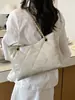 Bolsas Femininas Tendência Transfronteiriças 2026 Nova Moda Versátil Bolsa de Ombro com Bordado Acolchoado Bolsa Tote de Ombro de Grande Capacidade