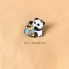 Broche de Desenho Animado do Festival do Meio do Outono Animal Fofo Panda Coelho Comendo Bolo da Lua Emblema Decoração de Roupa Bolsa Presente do Festival do Meio do Outono