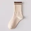 Calcetines de tubo medio estilo coreano para mujer para otoño e invierno, estilo universitario lindo japonés a rayas, versátiles, deportivos, holgados
