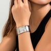 Joyería Transfronteriza Europea y Americana Estilo Hip-Hop Pulsera Asimétrica Simple Brillante para Mujer Pulsera Personalizada de Metal Geométrica en Forma de V