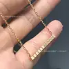 Nuevo Modelo Xiaojia Versión Alta Cubo de Hielo Cubo de Hielo Collar Grueso Chapado en Oro V Panal con Diamante Geométrico Cuadrado Pequeño Cadena para Clavícula