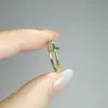 Anel de Zircônia Exquisito em Formato de Marquise para Mulheres, Vendido Quente no Xiaohongshu, Anel da Moda Banhado a Ouro com Pedra Verde, Anel Simples para Cauda do Dedo